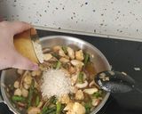 Foto del paso 2 de la receta: Arroz con pollo, shiitake y trigueros