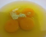 Foto langkah ke 3 dari resep Telur Gulung Daun Kelor.