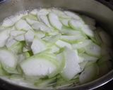 Hình bước làm 2 của món Canh bầu nấu gà