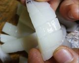 Hình bước làm 1 của món Mực xào dứa