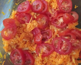 Foto del paso 2 de la receta: Tortilla de zanahoria y tomate con queso.