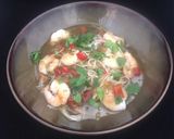A picture of step 2 of Vietnamese Prawn Pho.