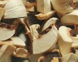 Foto del paso 3 de la receta Alcachofas cocidas con canela y champiñones al ajillo