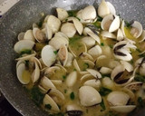 Foto del paso 7 de la receta: Pasta fusilli con almejas al ajillo
