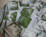 Foto del paso 7 de la receta: Raviolones de ricota, jamón, nuez y queso azul