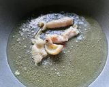 Gambar langkah 2 resipi Mee Ayam.