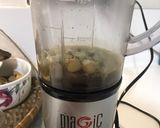 Hình bước làm 3 của món Soup gà ác hạt sen đậu hà lan