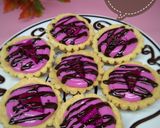 Foto langkah ke 18 dari resep Pie Coklat Buah Naga.