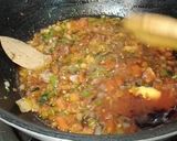 A picture of step 5 of Slurry meatballs with garlic fried spaghetti.
