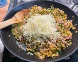 Une image de l'étape 10 de Riz gratiné aux deux fromages, courgette, persil et jambon.