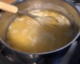 Une image de l'étape 1 de Purée de polenta aux champignons de paris et bouillon maison.