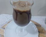A picture of step 4 of Chocolate 🍫 shake.