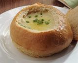 صورة لخطوة 5 من وصفة شوربة بصل بخبز باغيت