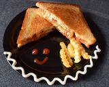 A picture of step 2 of Veg Mayo Sandwich.