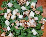Foto del paso 2 de la receta: Ensalada de berros con queso Camembert y almendras caramelizadas
