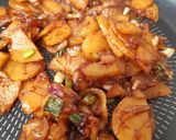 Foto langkah ke 2 dari resep 63/25. Kentang Kecap.