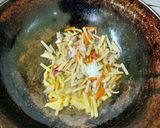 সব্জি দিয়ে বানানো ম্যাগি(sabji diye banano Maggi recipe in Bengali) রেসিপি ধাপ - 3 ছবি