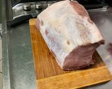 Une image de l'étape 1 de Carré de porc mariné au miel et tomates.