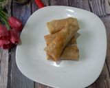 A picture of step 8 of Chicken Spring Roll.