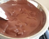 Foto del paso 1 de la receta: Bombones de chocolate rellenos de ganache de maracuyá