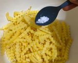 A picture of step 3 of Crunchy french fries.
