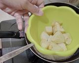 Foto langkah ke 7 dari resep Semur Ayam Telur & Kentang.