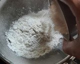 சோளமாவு மில்க் குக்கீஸ்(corn flour milk cookies recipe in tamil) ரெசிபி ஸ்டேப் 2 புகைப்படம்