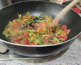 Foto del paso 1 de la receta: Garbanzos con pimientos y chistorra