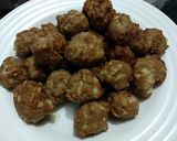 Foto langkah ke 2 dari resep Bola daging tumis kecap.