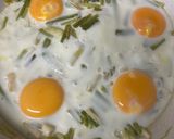 Foto del paso 4 de la receta: Huevos con ajitos tiernos