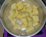 Foto langkah ke 2 dari resep Mashed Potato & Mushroom Sauce.
