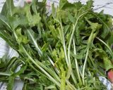 Foto del paso 1 de la receta: Ensalada italiana de achicoria, cubos de papa y láminas de parmesano