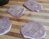 Foto del paso 2 de la receta: Cinta de lomo fresca con aguacate y langostinos
