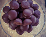 Foto del paso 7 de la receta: Alfajores súper chocolatosos
