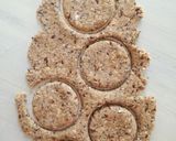 Foto del paso 3 de la receta: Galletitas integrales con semillas (crocantes)