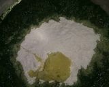 A picture of step 3 of Spinach cheesy rolls.