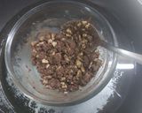 A picture of step 2 of Nuts chocolate.