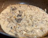 Hình bước làm 6 của món Mì Rigatoni Bò Sốt Kem Nấm / Creamy Beef Mushroom Stroganoff Rigatoni 🇷🇺