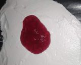 बीटरूट स्ट्रॉबेरी केक (Beetroot strawberry cake recipe in Hindi) रेसिपी चरण 4 फोटो