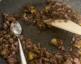 Foto del paso 2 de la receta: Triángulos de morcilla, salchicha y melocotón