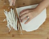 Foto langkah ke 3 dari resep Mie Tepung Beras Devina Hermawan.