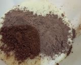 A picture of step 7 of Vanilla and chocolate marble cupcakes.
