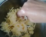 A picture of step 2 of Chilli cheese toast.