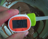 Foto del paso 3 de la receta: Bombones de chocolate con relleno de mezcal artesanal bruxo