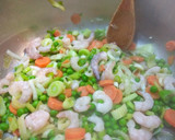 Foto del paso 2 de la receta: Sopa de pescado con Tallarines de arroz