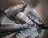 Foto langkah ke 2 dari resep Ikan Bandeng Bumbu Sarden.