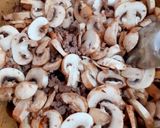 عکس مرحله 2 از دستور 🌸😋خوراک قارچ و گوشت😋🌸
