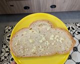 Hình bước làm 2 của món Bánh Mì Phô Mai Bơ Tỏi Ăn Sáng