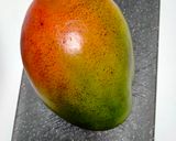 Une image de l'étape 3 de Avocat farci à la salade de scampis, surimi et mangue.