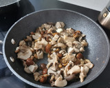 Foto del paso 4 de la receta: Tortilla de boniato y setas
